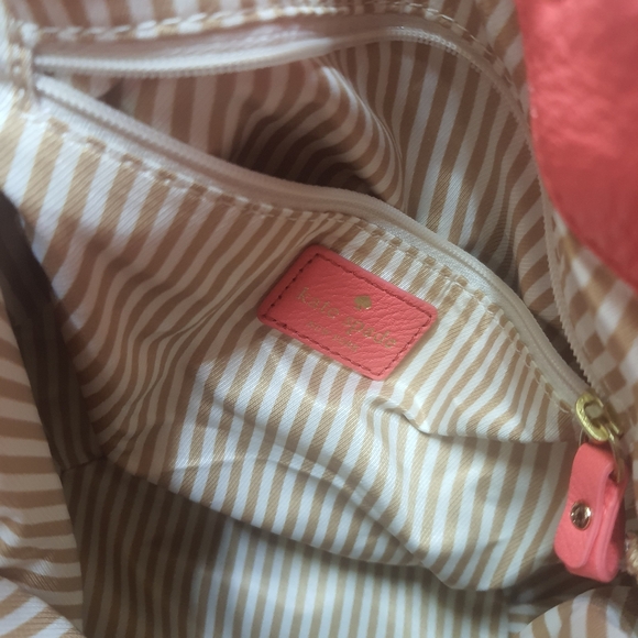 Kate Spade Cow Leather Bucket Cinch Bag in Salmon Orange Color 🍊 - Picture 5 of 8